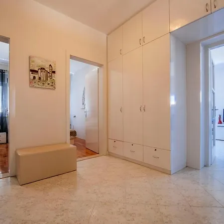 Bayshore Apartman *